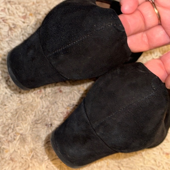 EUC Talbots Black Suede Round Closed Toe Wedge Size 8 - Picture 6 of 8
